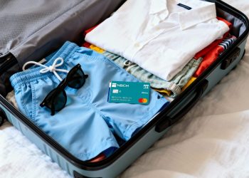 Vacaciones: cómo comprar dólares y usar las tarjetas NBCH en el exterior