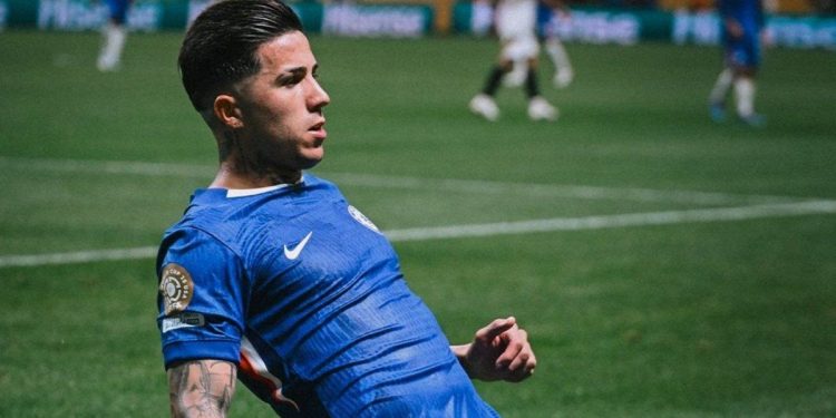 Chelsea analizaría vender a Enzo Fernández: el estratosférico precio que le puso