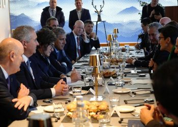 Controversia en el gobierno por la nueva jugada de Milei con Trump