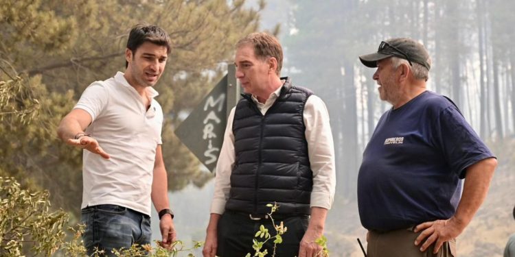 Diego Santilli viajó a Chubut y recorrió la zona de incendios junto al gobernador, Ignacio Torres