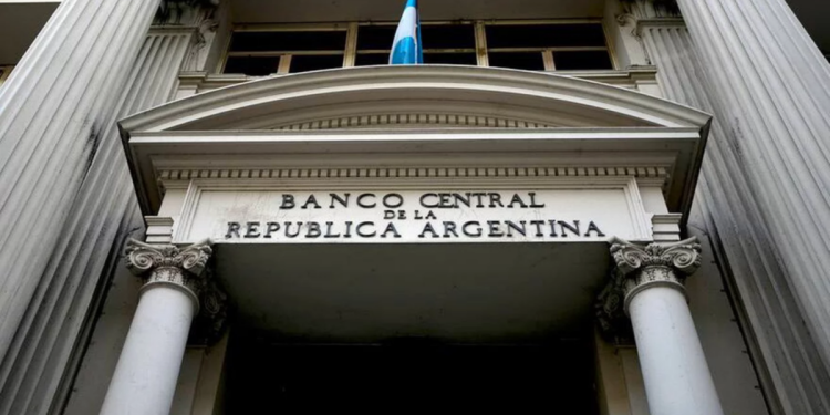 El destino del oro del BCRA llegó a los tribunales de EEUU: Argentina rechazó dar información en el juicio por YPF
