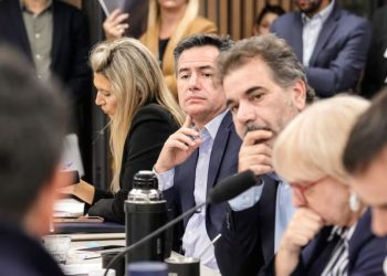 El Gobierno busca blindar el DNU de la SIDE en el Congreso ante el avance opositor