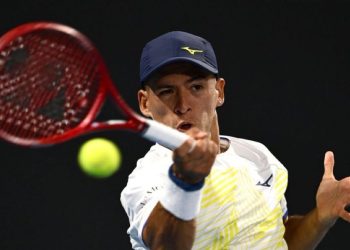 En el mejor comienzo de temporada de su carrera, Sebastián Báez dio un nuevo golpe y eliminó al N°8 del mundo