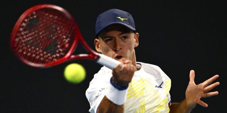 En el mejor comienzo de temporada de su carrera, Sebastián Báez dio un nuevo golpe y eliminó al N°8 del mundo