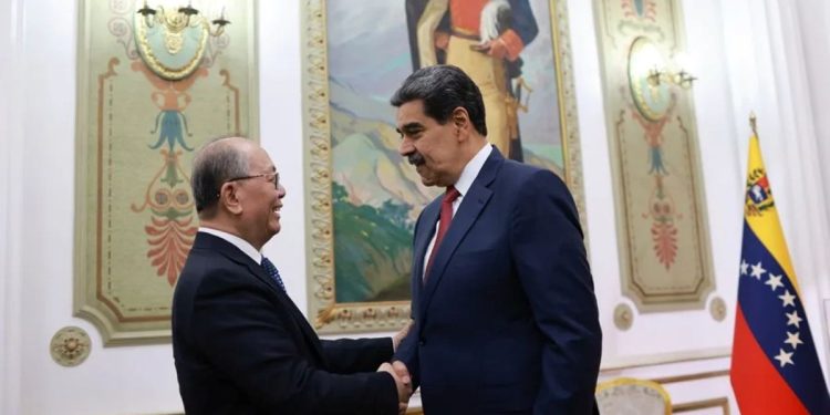 En medio del conflicto con EEUU, un enviado especial de China se reunió con Nicolás Maduro