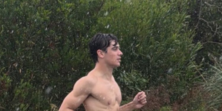 Franco Colapinto, sin casco ni buzo antiflama: descanso, mate y Uruguay