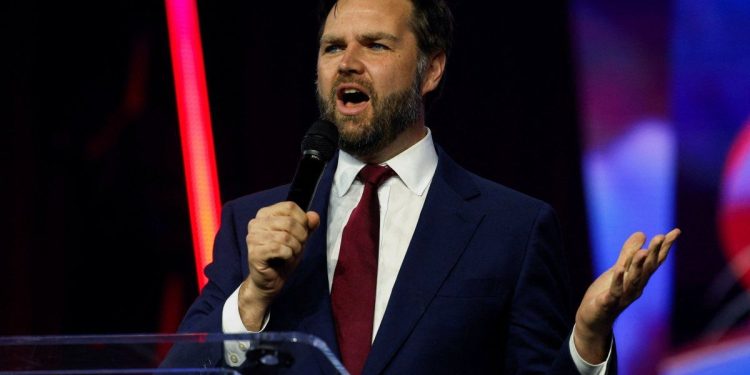 J.D. Vance recibe a representantes de Dinamarca mientras crece la presencia militar en Groenlandia