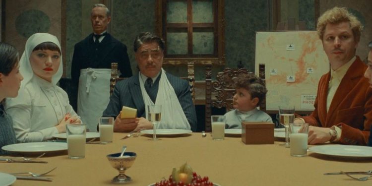 La excéntrica película de espionaje que estrenó HBO Max que generó opiniones divididas