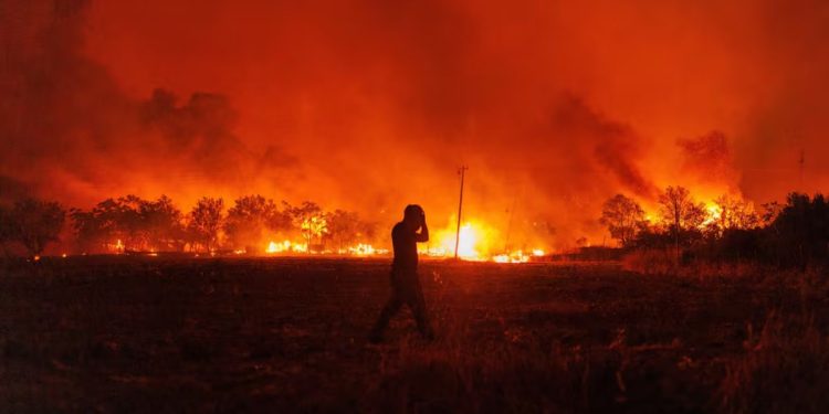 La policía chilena detuvo al principal sospechoso de los incendios forestales en el país que causaron 21 muertos