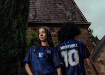 Marca de indumentaria australiana lanzará la primera colección oficial de Maradona