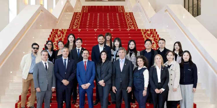 Polémica por el viaje a China de la diputada libertaria Santillán y sus posibles efectos en la relación de Milei con Trump