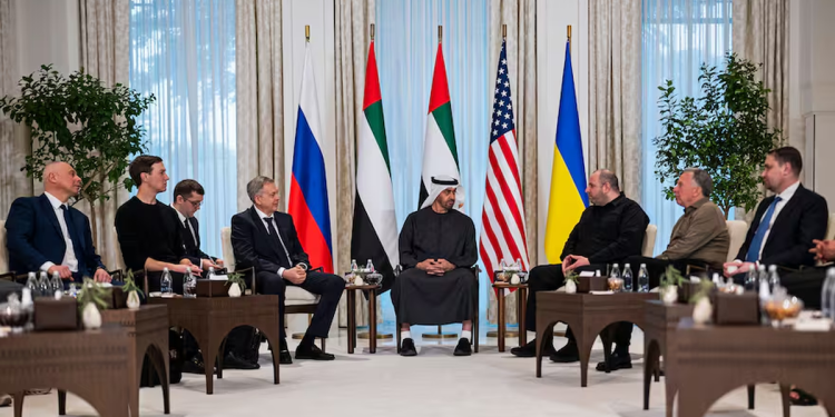 Primeras negociaciones entre Rusia, Ucrania y EEUU por un acuerdo de paz