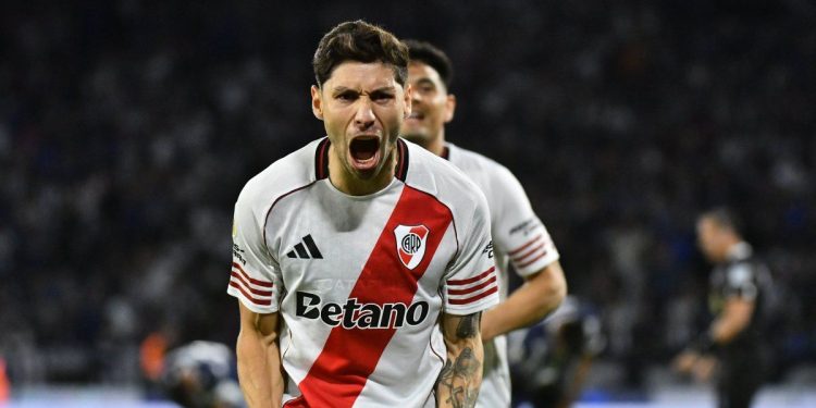 River enfrenta a Peñarol, en busca de un nuevo triunfo en la pretemporada: la formación