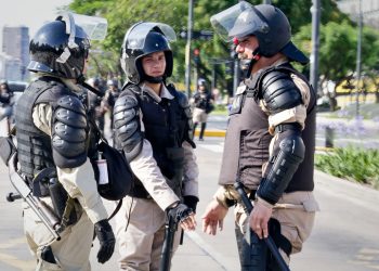 SIDE: solicitan la inmediata conformación de la Comisión Bicameral de Inteligencia y declarar inconstitucional el DNU