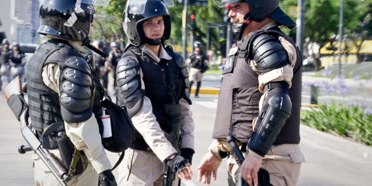 SIDE: solicitan la inmediata conformación de la Comisión Bicameral de Inteligencia y declarar inconstitucional el DNU