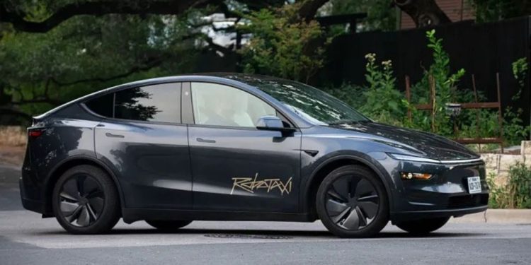 Tesla busca pisar fuerte en la conducción autónoma: más presencia de su robotaxi en Texas y descontinuación del Autopilot