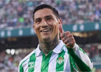 Un goleador argentino en Europa habló del posible interés de Boca