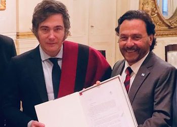 Ante el rechazo social, ahora los amigos del gobierno piden que se baje el artículo de licencias de la reforma laboral