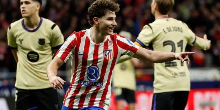 Atlético Madrid aplastó 4 a 0 al Barcelona con un golazo de Julián Álvarez por Copa del Rey