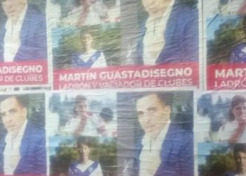 Carteles contra un representante reavivan el escándalo por la salida de juvenil de River