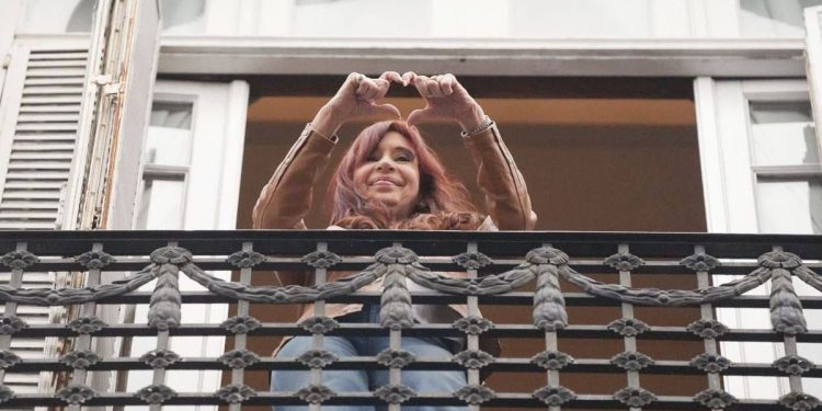 Casación rechazó los recursos de Cristina Kirchner y confirmó las restricciones en su prisión domiciliaria