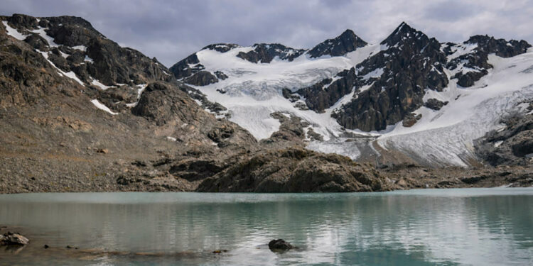 Chau glaciar: el macizo Alvear se redujo un 80% y es irreversible