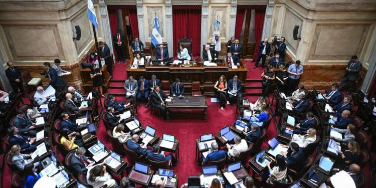 El oficialismo se muestra confiado sobre el apoyo de los «dialoguistas» a la reforma laboral, pero prefiere el hermetismo