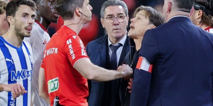 Escándalo, empujones y expulsión en Sevilla: echaron a Matías Almeyda tras un fuerte cruce con el árbitro