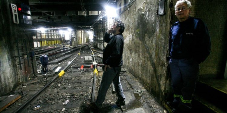 Espejo y luz de un imprescindible