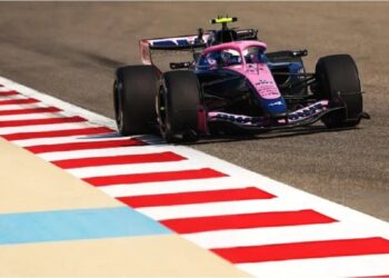 Franco Colapinto terminó entre los 10 primeros en las prácticas de Bahrein, tras despistarse