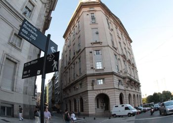 La ampliación de los poderes de la SIDE le pone combustible a la interna de la derecha