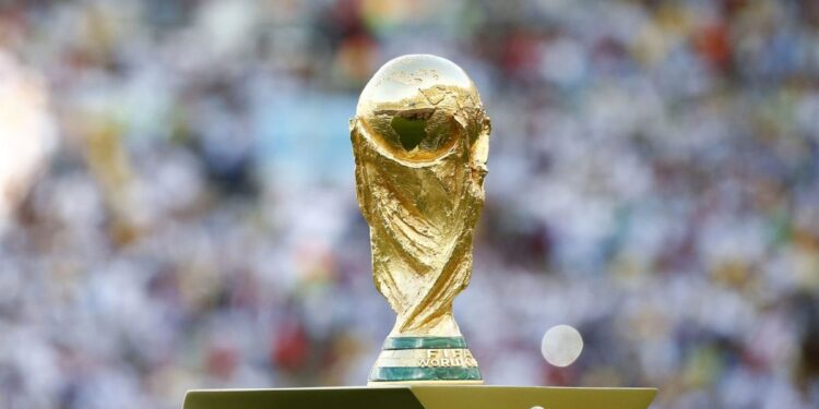 La IFAB aprobó nuevas reglas que la FIFA aplicará desde el Mundial 2026: saques de arco, cambios más rápidos y nuevo protocolo de VAR