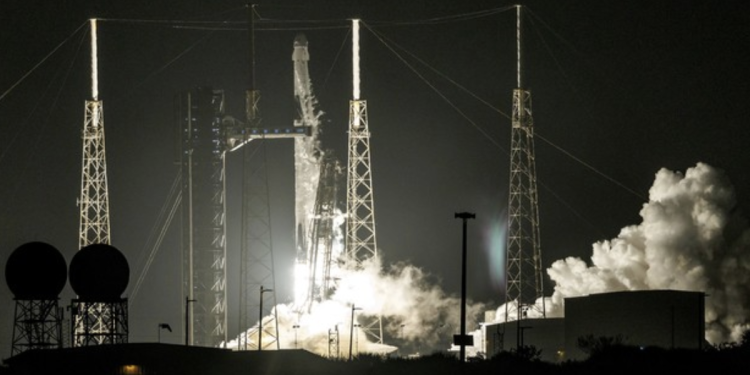 La misión Crew-12 de la NASA y SpaceX se acopló con éxito a la Estación Espacial Internacional