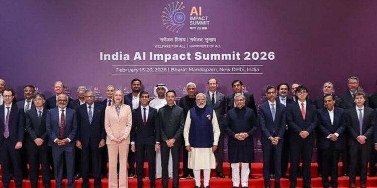 Más de 80 países abogaron por una inteligencia artificial segura, fiable y sólida durante la cumbre en la India