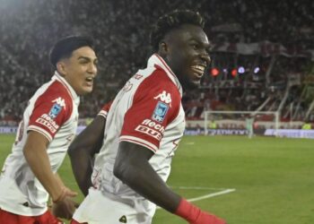 Prohíben el ingreso a las canchas por cuatro años a tres hinchas de Huracán tras las agresiones a jugadores de San Lorenzo