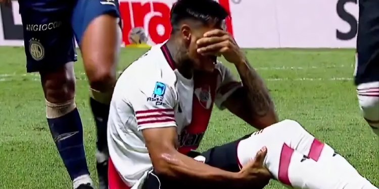 River: se conoció la gravedad de la lesión de Juan Portillo en la derrota contra Argentinos Juniors