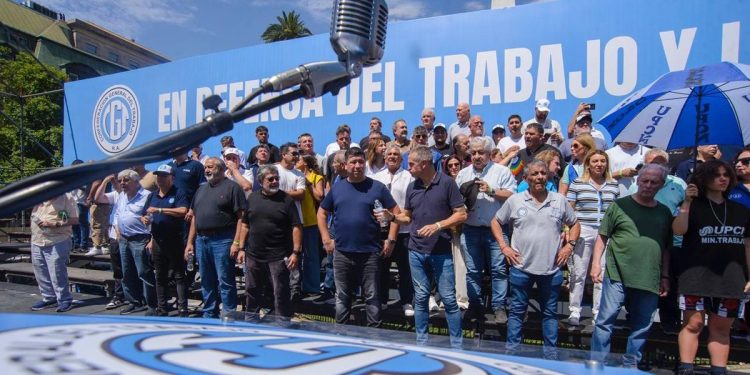 Se acerca un paro general de la CGT: la mesa chica adelanta reunión tras avance oficial por la reforma laboral