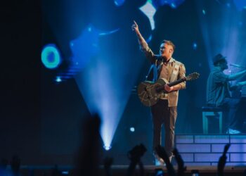 Alejandro Sanz hizo vibrar al Campo de Polo con un show emotivo y un repertorio de clásicos