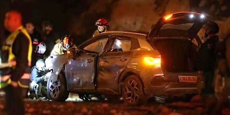 Auto eléctrico chino y sus ocupantes sobreviven al impacto de un misil iraní: “La seguridad es el máximo lujo”