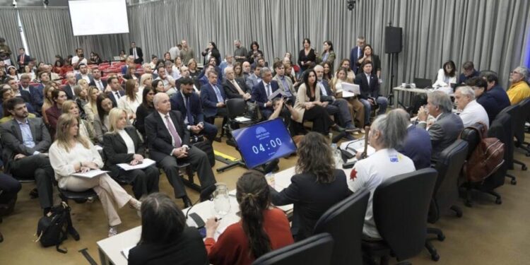 Con polémica por la restricción en la participación, comenzaron las audiencias públicas por la reforma de la Ley de Glaciares