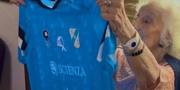 El Club Temperley pone en marcha un contador de nietos y nietas restituidos junto a las Abuelas de Plaza de Mayo