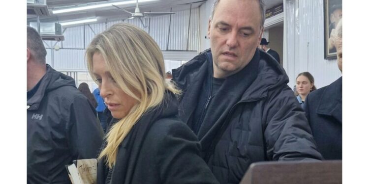 El gobierno, jaqueado en la opinión pública por el affaire Adorni