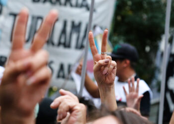 El peronismo coincide en que Milei está en su peor momento y enciende motores