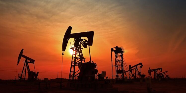 El petróleo superó los u$s100 por barril por primera vez en más de tres años en plena guerra en Medio Oriente