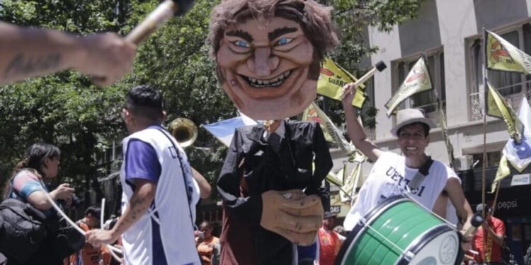 En el Conurbano crece el rechazo a Milei impulsado por la crisis