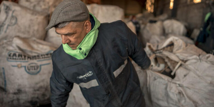 Enseñar a pescar sin caña y en el desierto