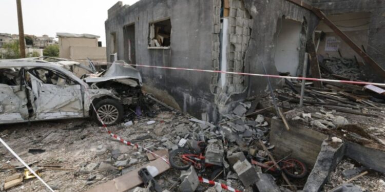 Escala la guerra en Medio Oriente: Irán intensifica ataques contra Israel y niega conversaciones con Donald Trump