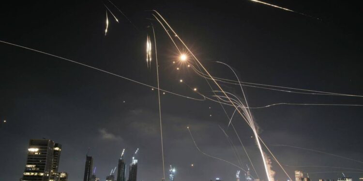 Guerra en Medio Oriente: Irán anuncia una ofensiva contra Tel Aviv y otros objetivos de la región