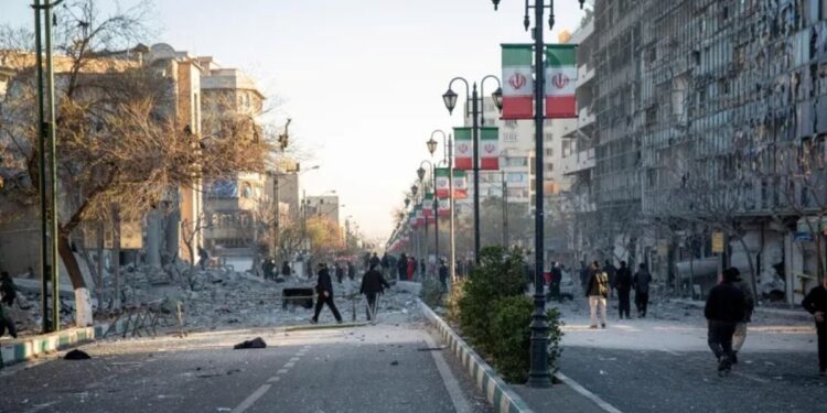 Guerra en Medio Oriente: Irán pide “disculpas” pero intercambia ataques con Israel mientras Donald Trump anticipa un “duro golpe”