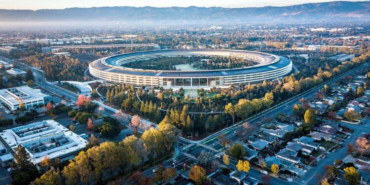 IA y relocalización global: el nuevo frente de la automatización